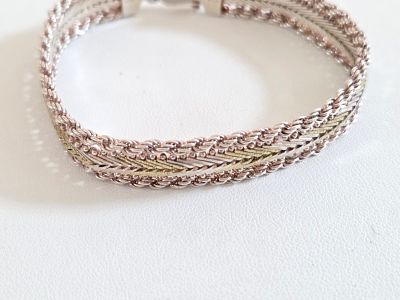 צמיד כסף איטלקי וינטג חדש מחנות שנסגרה מרהיב איכותי ובעל נוכחות כסף סטרלינג 925 חתום 
תוצרת 