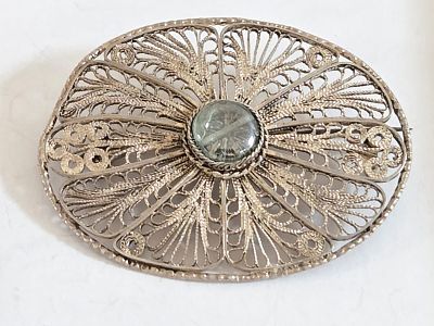 סיכת כסף וינטג מרהיבה ובעלת נוכחות וינטג מחנות שנסגרה עשויה כסף סטרלינג 935 
ישראל שנות ה30/40 