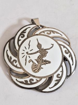 תליון /סיכה כסף וינטג גדול איכותיי ובעל נוכחות כסף סטרלינג 925 חתום 
וינטג מחנות שנסגרה עבודת יד 