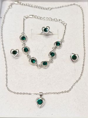 סט שרשרת תליון עגילים טבעת וצמיד קלאסיים מרהיבים חדשים מחנות שנסגרה 
ציפוי כסף סטרלינג 925 חתום 