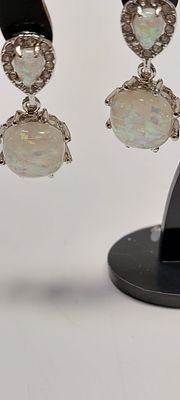 זוג עגיליי מעצבים מרהיבים ובעליי נוכחות חדשים מחנות שנסגרה ציפוי כסף סטרלינג 925 חתום 
נושא 