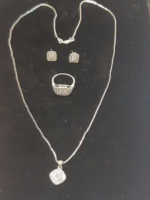 סט שרשרת עגילים וטבעת קלאסיים מרהיבים חדשים מחנות שנסגרה ציפוי כסף סטרלינג 925 חתום 
שרשרת 