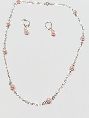 סט כסף עדין שרשרת ועגילים חדשים מחנות שנסגרה כסף סטרלינג 925 חתום 
שרשרת חוליות באורך 44 סמ 