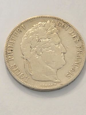 מטבע כסף בערך 5 פרנק צרפת המלך לואי פיליפ. 1842 
כסף 900 קוטר 37 מ"מ משקל 25 גרם 