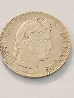 מטבע כסף צרפת 5 פרנק 
המלך לואי פיליפ. שנת 1841 
כסף 900 קוטר 37 מ"מ משקל 25 