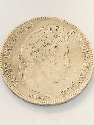 מטבע כסף צרפת 5 פרנק 
המלך לואי פיליפ. שנת 1832 
כסף 900 קוטר 37 מ"מ משקל 25 גרם 