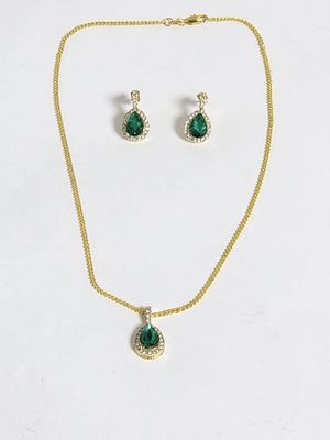 סט זהב גולדפילד שרשרת תליון ועגילים חדש מחנות שנסגרה מרהיב ובעל נוכחות 
גולדפילד בציפוי זהב 18 