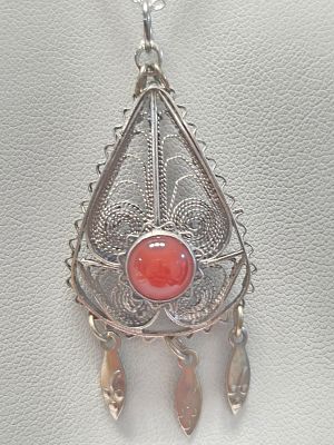 שרשרת ותליון כסף מרהיבים ואיכותיים וינט'ג חדשים מחנות שנסגרה כסף סטרלינג 925 חתום 
שרשרת באורך 