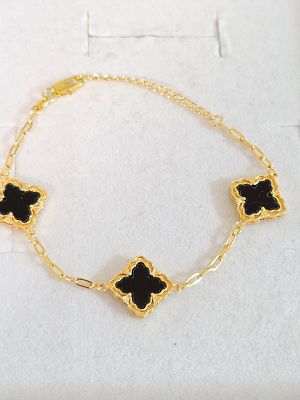 צמיד זהב גולדפילד מרהיב חדש מחנות שנסגרה גולדפילד בציפוי זהב 18 קראט חתום 
שלושה תליונים 