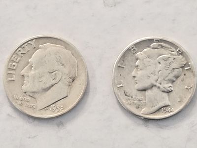 זוג מטבעות כסף DIME ארה"ב כסף 900 קוטר 17.91 מ"מ 
שנת הנפקה 1944 
ושנת הנפקה 1952 
סהכ 