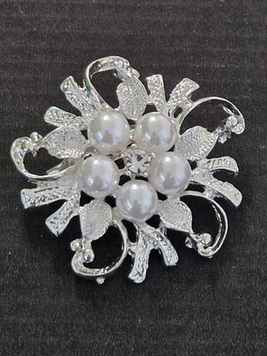 סיכת זהב לבן גולדפילד 14 קראט חתומה סיכה פיסולית מרהיבה חדשה מחנות שנסגרה 
גולדפילד בציפוי זהב 