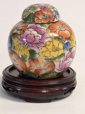 אגרטל פורצלן ג'ינג'ר ginger jar סיני ישן/עתיק מרהיב ואיכותי 
ציורים בעבודת יד אומן עם 