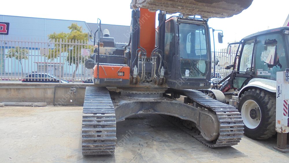 דוסאן מחפר זחל הידראולי DX380LC-3 מודל 2022. בעלות נוכחית: פרטי
מנוע: דיזל, מפתח: אין.
פרטים 