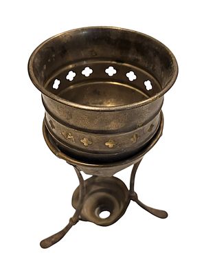 סט נחושת ווינטג׳ – מעמד וכלי קעור מברונזה למגוון שימושים. סט מיוחד הכולל מעמד וכלי עשויים 