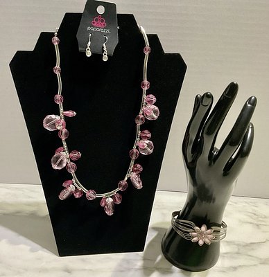 סט תכשיטים וינטג' כסף וורוד | שרשרת 50 ס"מ, צמיד ועגילים תואמים 1997. סט תכשיטים אביבי ומלא 