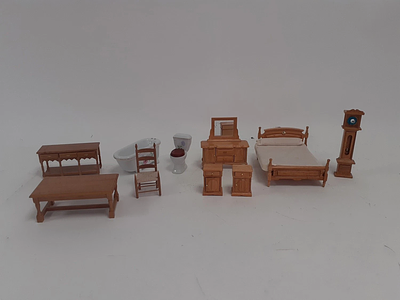 סט רהיטים מיניאטורי לבית בובות - 10 חלקים וינטג' חומרים מעורבים. סט מיני רהיטים וינטג' נדיר לבית 