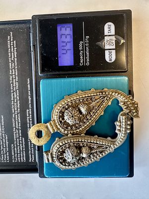 זוג סוגרי־בגד מסורתיים בעבודת פיליגרן כסף, עות׳מאני-בלקני, 1885-1897. פריט אותנטי ומיוחד - זוג 