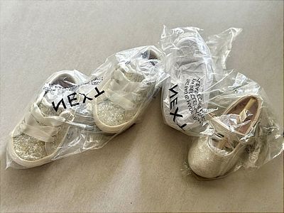 לוט 2 זוגות נעליים חדשות לילדות | NEXT | מידה 19 UK 3 | מחנות שנסגרה. נעלי ילדות חדשות באריזה 