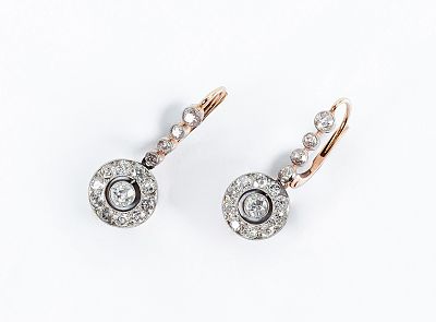 Bellos pendientes largos, antiguos, en oro rosa 18 K y limpios y blancos diamantes, talla 