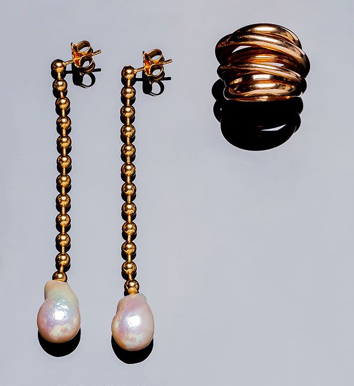 Lote de joyas en plata rosa de ley, de la firma ARISTOCRAZY: sortija ancha con varios aros 