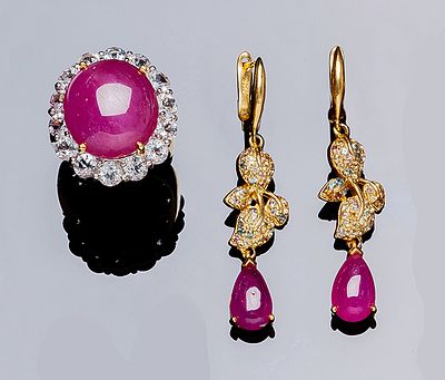 Lote de joyas en plata de ley: sortija con cabuj&oacute;n de rub&iacute; y orla de circonitas (n&ordm; anillero: 