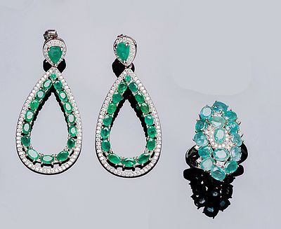 Conjunto de pendientes largos (48 mm.) y sortija lanzadera (n&ordm; anillero: 17-18.), en plata de 