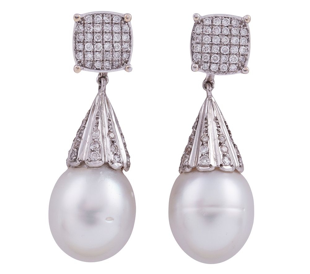 PENDIENTES DESMONTABLES EN ORO 18KT, PERLAS AUSTRALIANAS Y DIAMANTES. Pareja de pendientes 