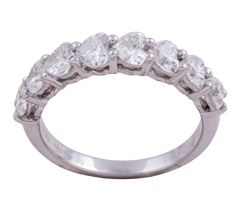 SORTIJA EN ORO 18KT Y DIAMANTES. FIRMA DE SUAREZ. Sortija realizada en oro de 18kt con 8 