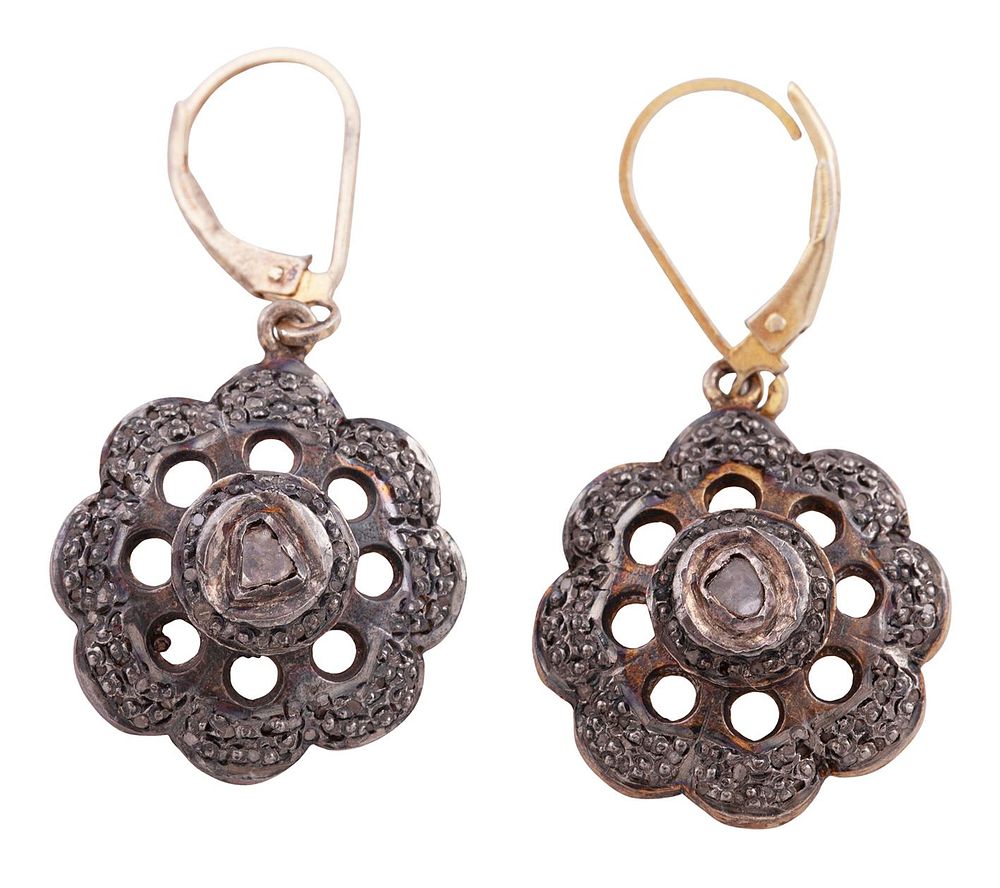 PENDIENTES VINTAGE EN PLATA Y DIAMANTES. Pareja de pendientes vintage. La parte colgante en 