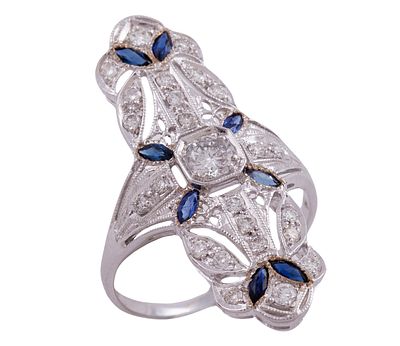 SORTIJA LANZADERA EN ORO 18KT, ZAFIROS Y DIAMANTES. Sortija lanzadera estilo Art Déco realizada 