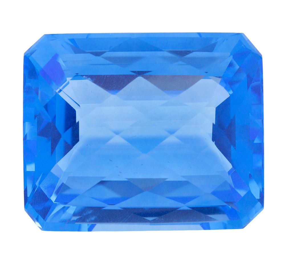TOPACIO SKY BLUE 132.25CT. Topacio Sky Blue en talla coj&iacute;n con un peso de 132.25ct 