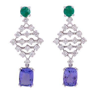 PENDIENTES EN ORO 18KT, ESMERALDAS, DIAMANTES Y TANZANITA. Pareja de pendientes largos con 