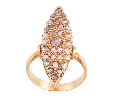 LANZADERA EN ORO 18KT Y DIAMANTES. Sortija lanzadera realizada en oro de 18kt. Cuajada de 