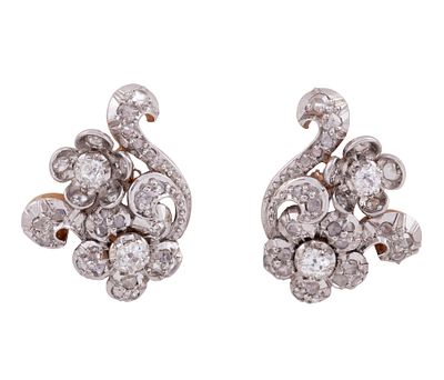 PENDIENTES EN ORO BICOLOR 18KT Y DIAMANTES. Pareja de pendientes realizados en oro bicolor de 