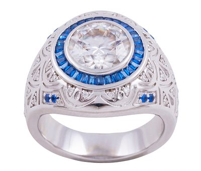 ANILLO SOLITARIO EN PLATA DE LEY 925 Y MOISSANITA, ESTILO BOMB&Eacute;. Anillo solitario realizado en 