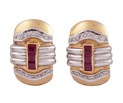 PENDIENTES EN ORO BICOLOR 18KT, RUB&Iacute;ES Y DIAMANTES. Pareja de pendientes realizados en oro 