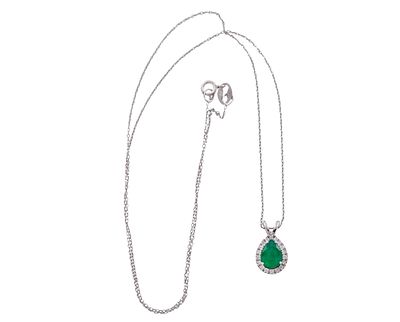 COLGANTE Y CADENA EN ORO 18KT, ESMERALDA Y BRILLANTES. Colgante y cadena realizados en oro de 