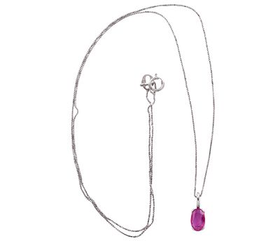 COLGANTE Y CADENA EN ORO 18KT CON RUB&Iacute;. Colgante y cadena realizados en oro de 18kt. El colgante 