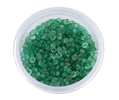 M&Ecirc;L&Eacute;E DE ESMERALDAS EN PEQUE&Ntilde;AS TALLAS REDONDAS. PESO: 15.35 CT. Lote compuesto por 