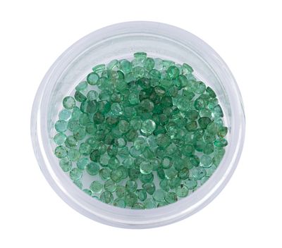 M&Ecirc;L&Eacute;E DE ESMERALDAS EN PEQUE&Ntilde;AS TALLAS REDONDAS PESO: 5.49 CT. Lote compuesto por 