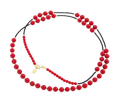 COLLAR EN PLATA DE LEY 925 CHAPADA EN ORO, ESPINELAS NEGRAS Y CORAL. Collar realizado en plata 