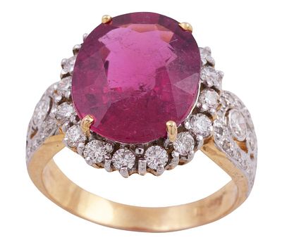 SORTIJA EN ORO BICOLOR 14KT, RUBELITA Y DIAMANTES. Sortija realizada en oro bicolor de 14kt con 