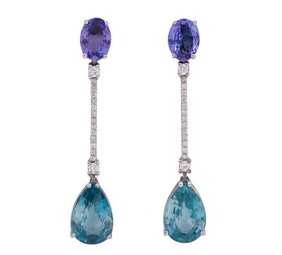 PENDIENTES EN ORO DE 18 KT. CON TANZANITAS, ZIRCONES NATURALES Y DIAMANTES. Pareja de pendientes 