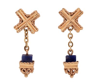 PENDIENTES EN ORO 18KT Y LAPISL&Aacute;ZULI. Pareja de pendientes largos con movimiento realizados en 