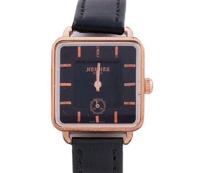 RELOJ HERM&Egrave;S MODELO CARR&Eacute; H. EN ACERO. MOVIMIENTO DE CUARZO. Elegante reloj Herm&egrave;s modelo Carr&eacute; 