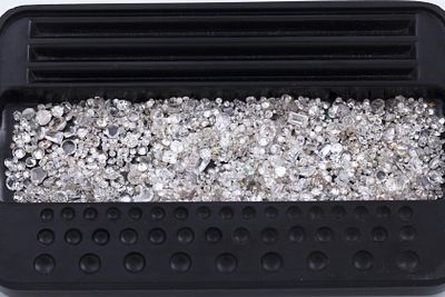 M&Ecirc;L&Eacute;E DE DIAMANTES DE DIFERENTES TALLAS , TAMA&Ntilde;OS Y CALIDADES. PESO TOTAL: 40 CT. Lote 