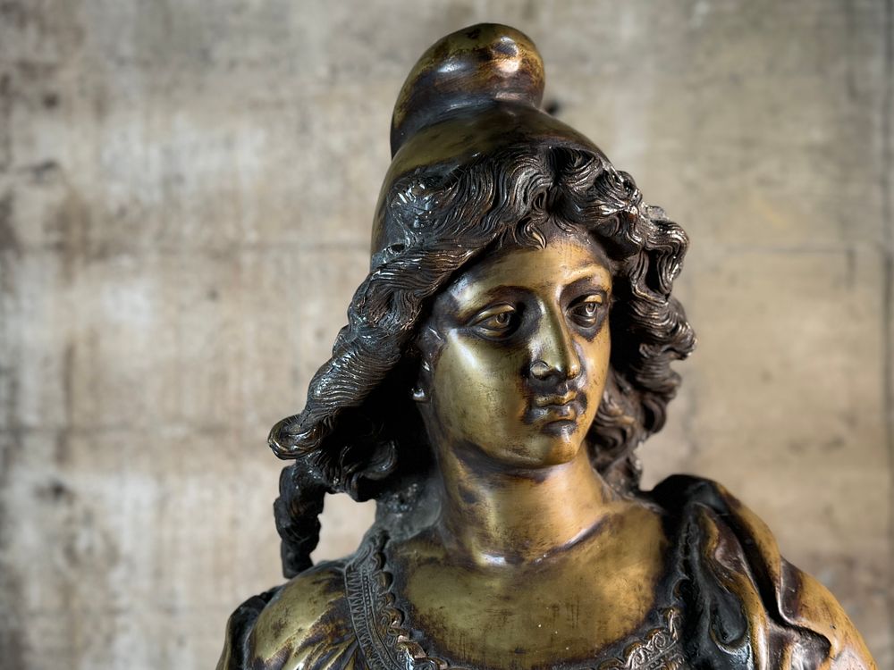 Salem Auction House | COPIOUS CURIOSITIES