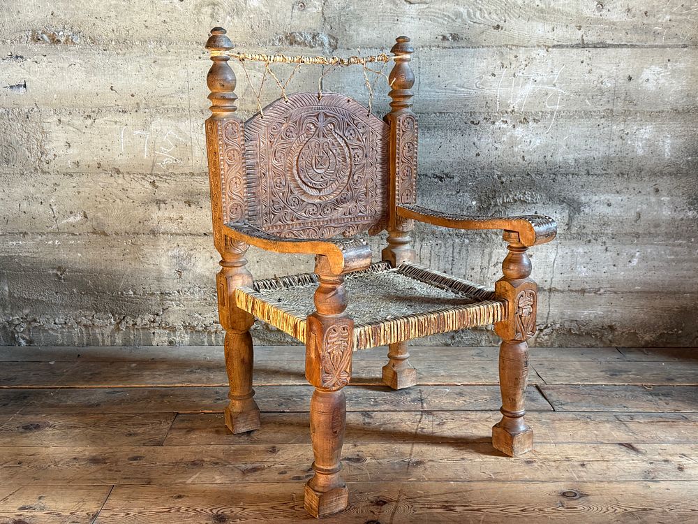 Salem Auction House | FURNITURE & CLOCKS