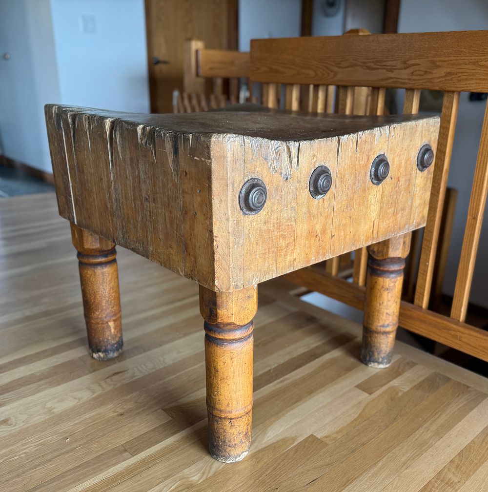 Salem Auction House | QUALITY FURNITURE & DECOR - WEST SALEM ONLINE ESTATE SALE