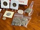 COLLECTIBLE COIN ASSORTMENT. This lot features an assortment of collectible coins including a Image - 5